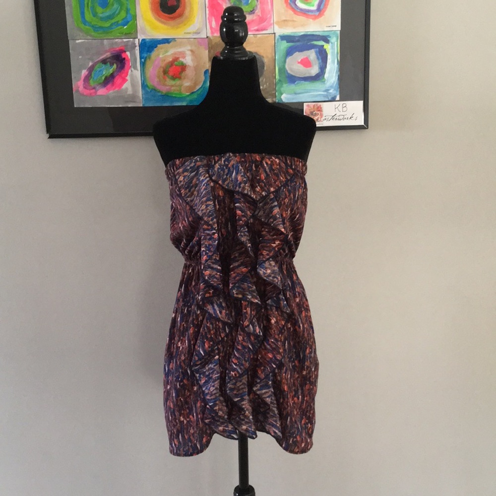 Women’s strapless dress.
